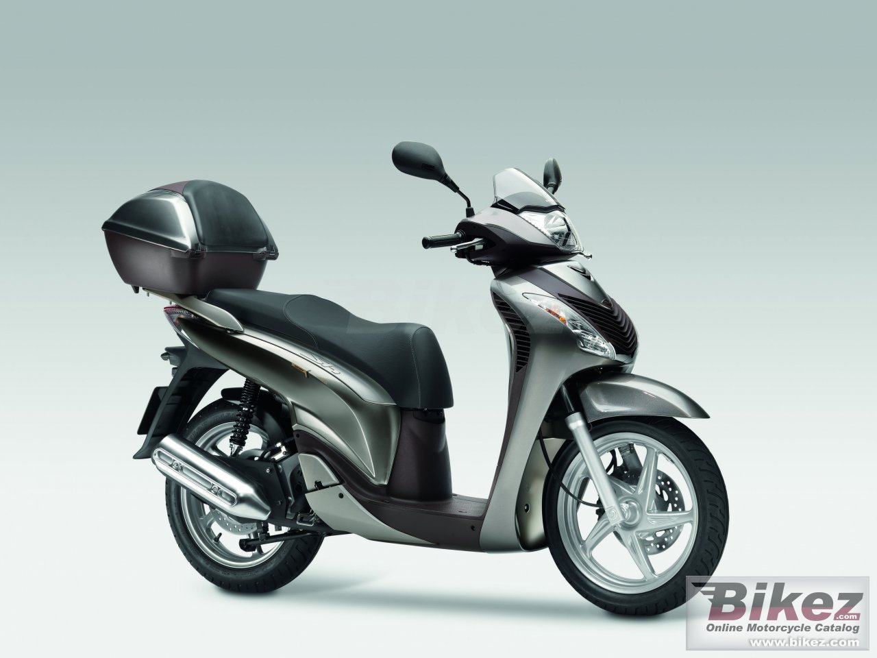 Big Honda sh125i picture and wallpaper from Bikez.com